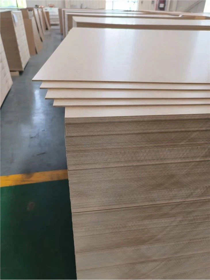 Melamín tvíhliða Mdf 2100x2800mm
